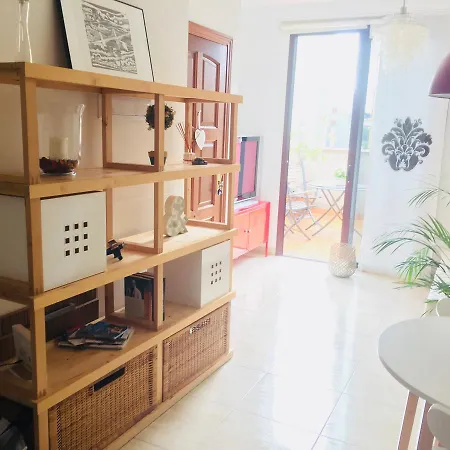 Ruth House Apartment *