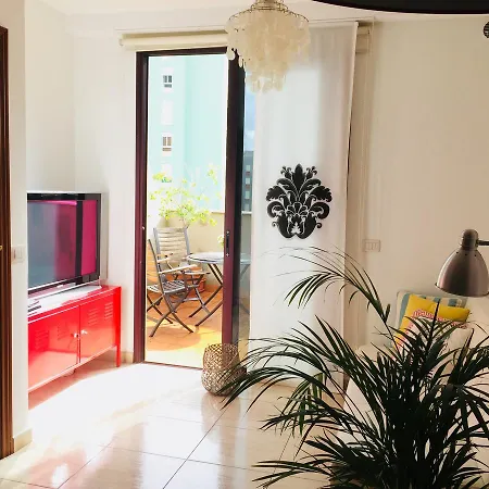 Ruth House * Santa Cruz de Tenerife